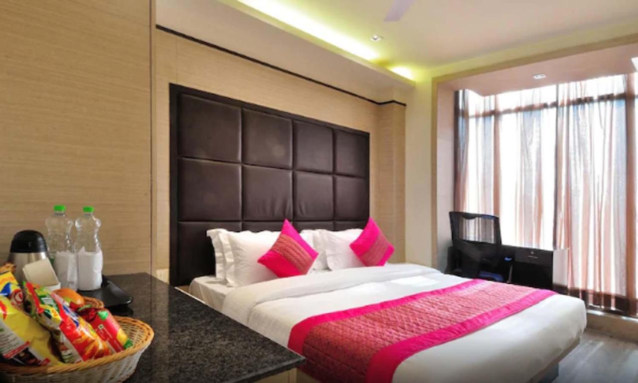ניו דלהי Hotel Royal Grand - Opposite Axis Bank East Patel Nagar מראה חיצוני תמונה