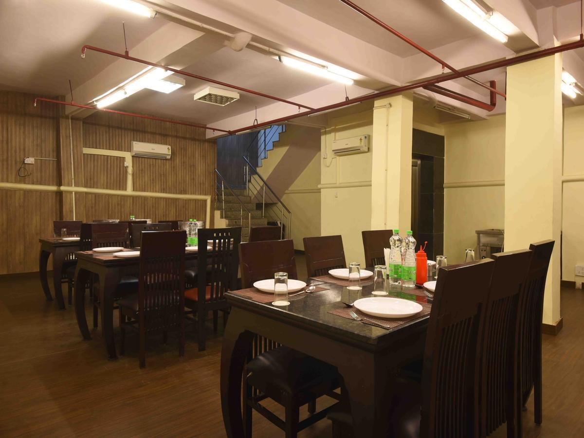 ניו דלהי Hotel Royal Grand - Opposite Axis Bank East Patel Nagar מראה חיצוני תמונה
