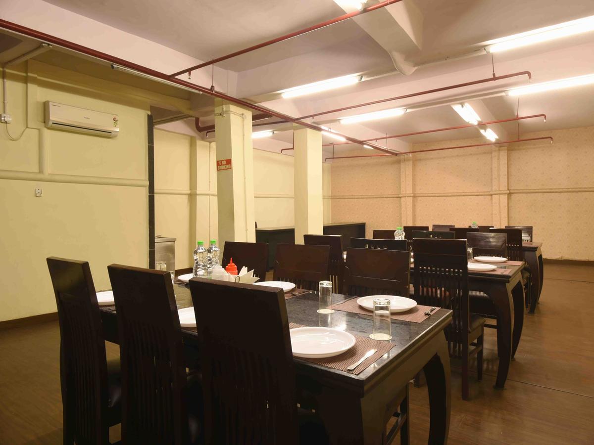 ניו דלהי Hotel Royal Grand - Opposite Axis Bank East Patel Nagar מראה חיצוני תמונה