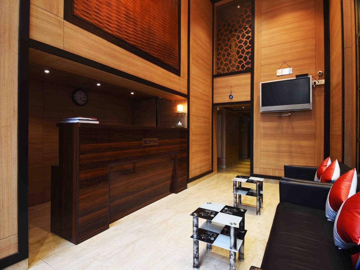 ניו דלהי Hotel Royal Grand - Opposite Axis Bank East Patel Nagar מראה חיצוני תמונה